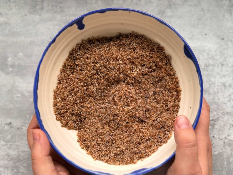 אגוזים מתובלים מקורמלים לאירוח