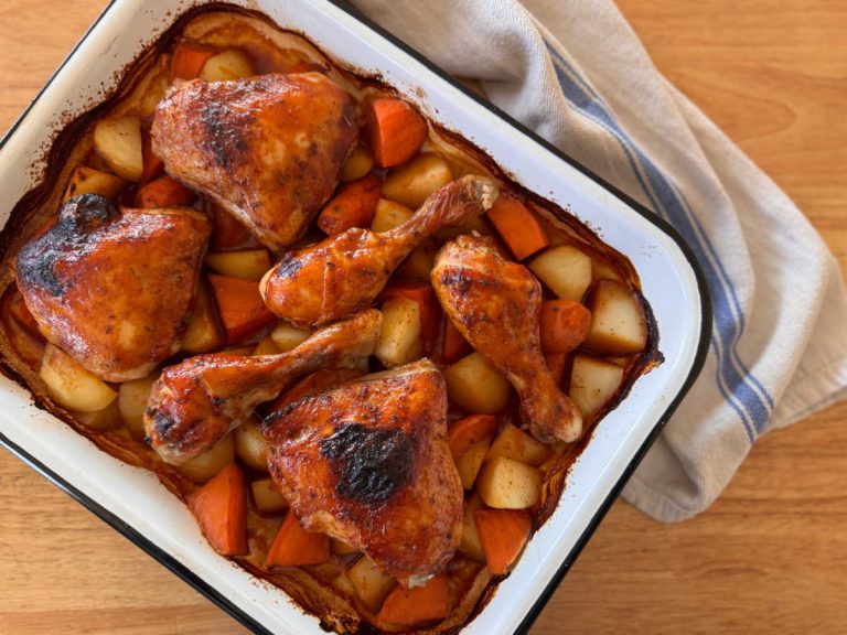 עוף בתנור עם תפוחי אדמה